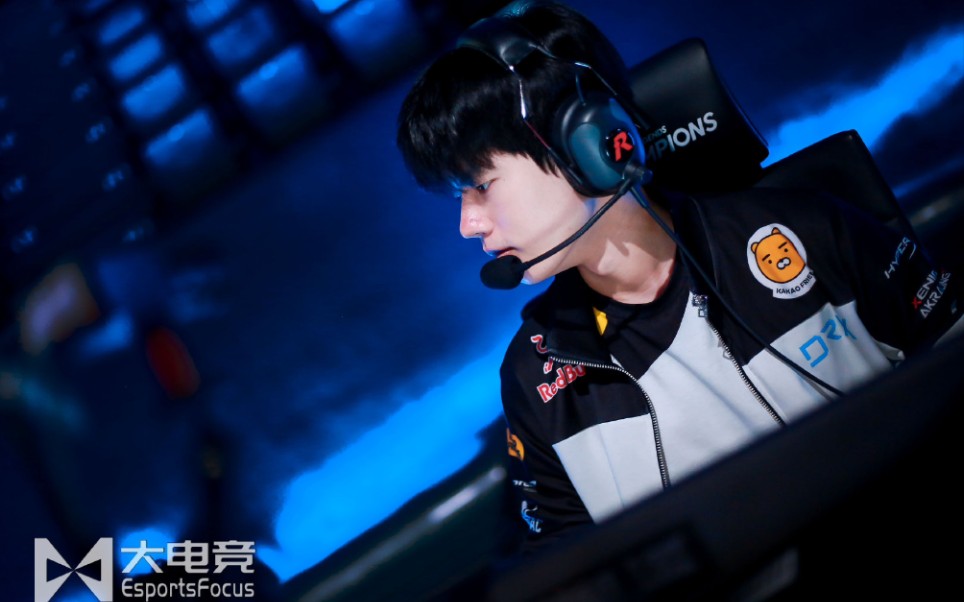 包含GEN血洗DRX，CoreJJ关键团战开团秒人宿敌对决成都决赛之夜，引爆全场热议的词条