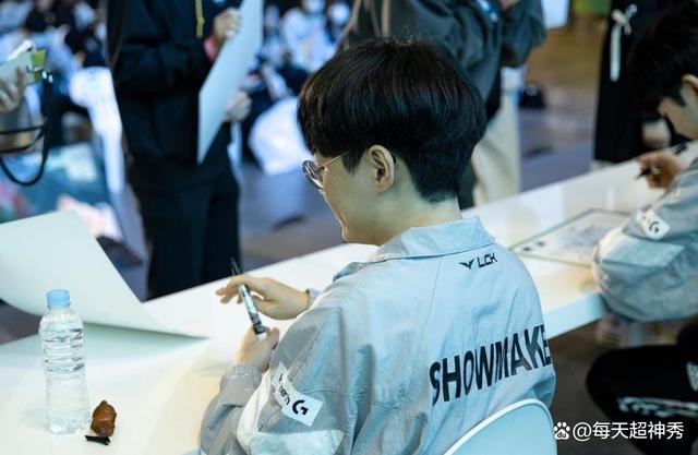 KT鏖战FPX，ShowMaker极限生还后反打宿命之战入围赛，留下经典瞬间