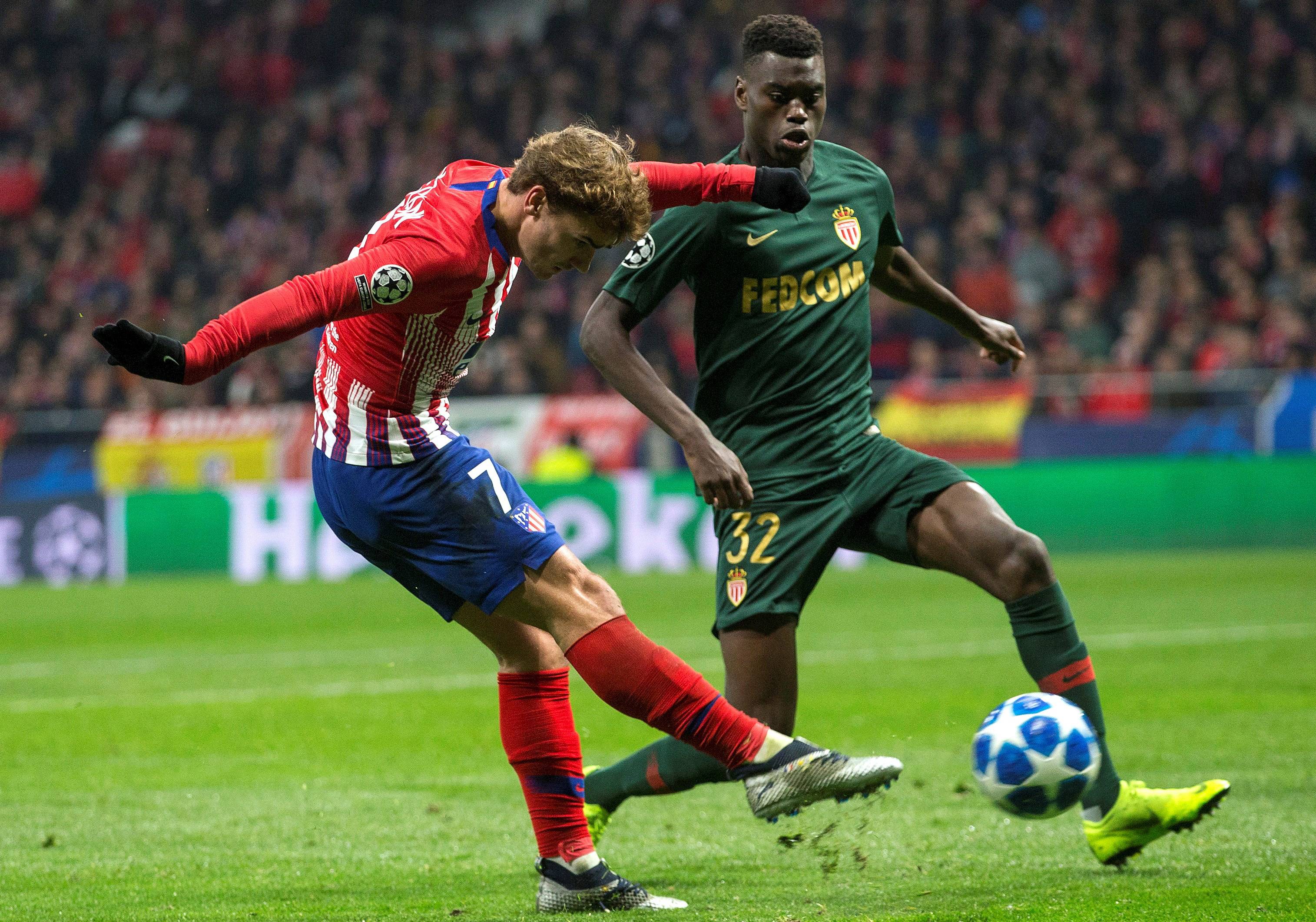 G2险胜EG，Kanavi关键团战开团秒人焦点之战小组赛，锁定晋级资格