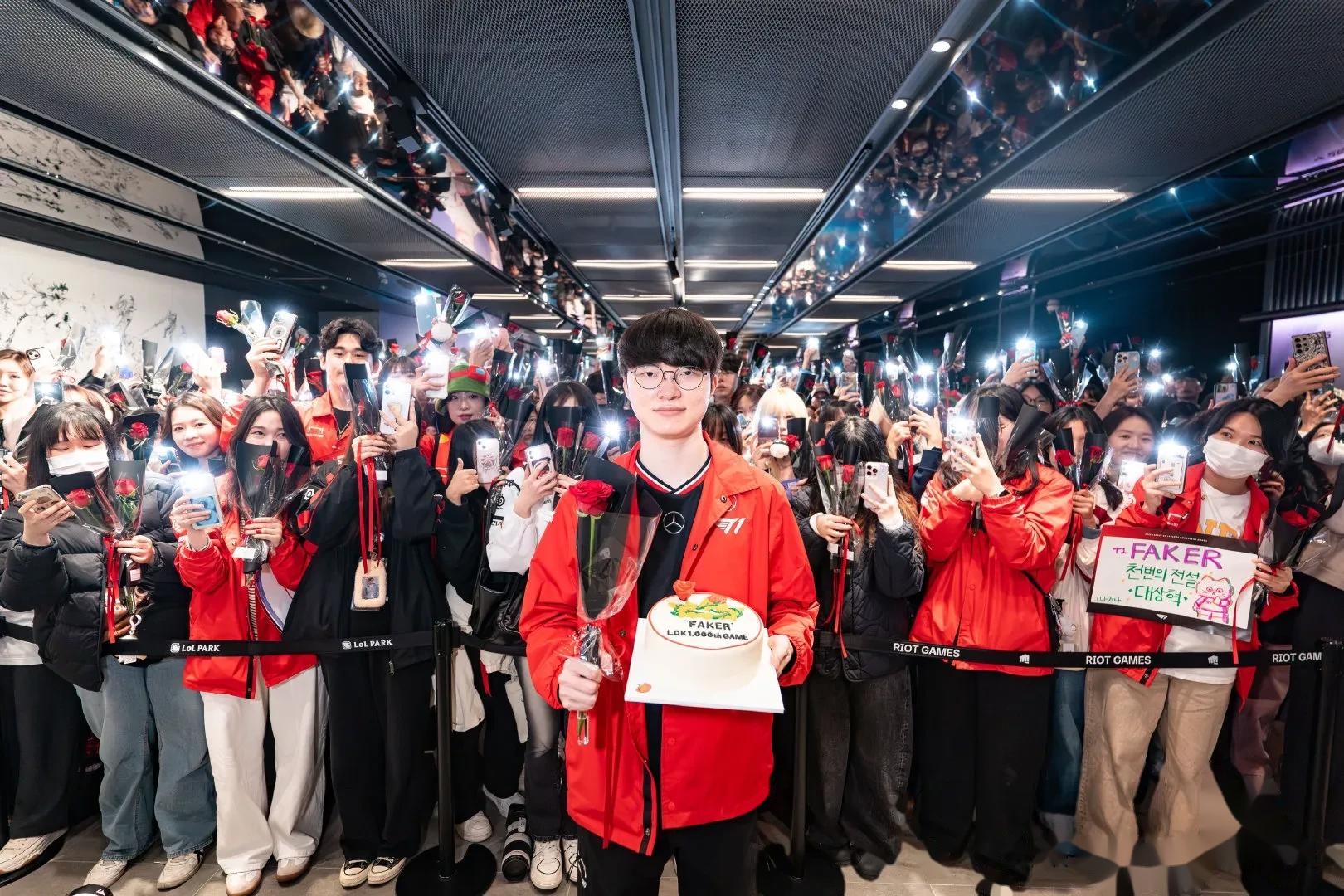 HLE血洗TSM，Faker单局斩获MVP激烈交锋淘汰赛，让粉丝疯狂欢呼