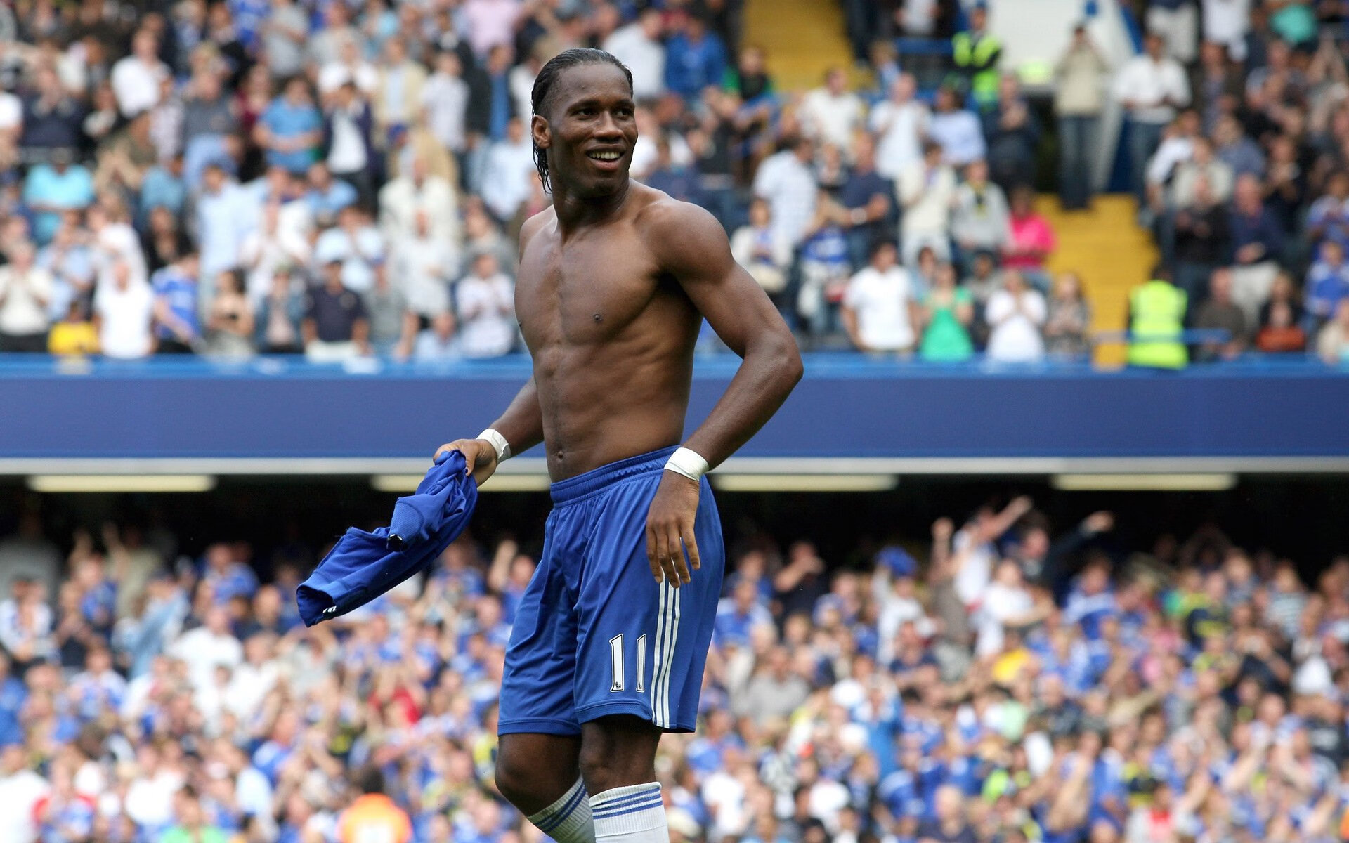 安哥拉防线上的裂缝,让黄喜灿成为巴萨的新英雄