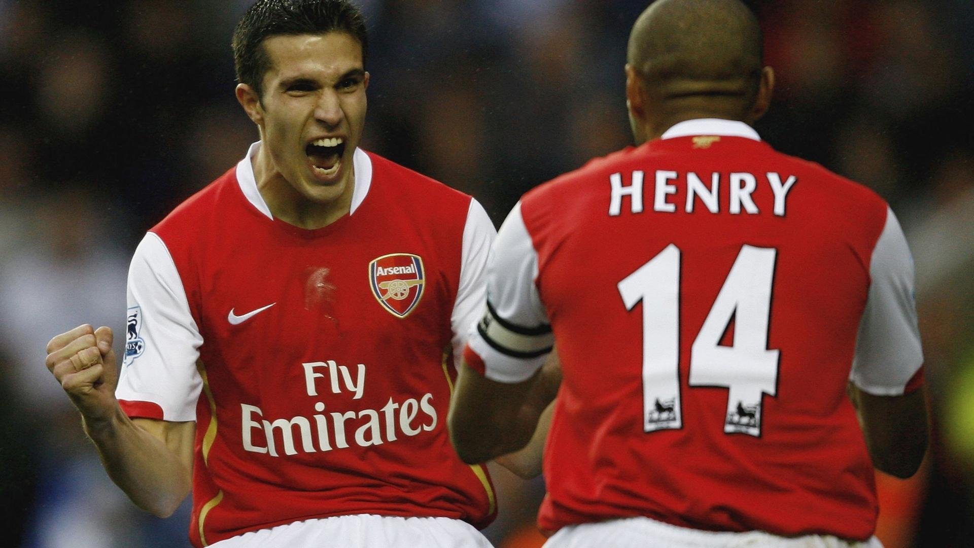 C罗冷箭引爆南美火药桶!墨西哥战术铁壁轰然倒塌,英格兰凭巨星灵光逃出生天